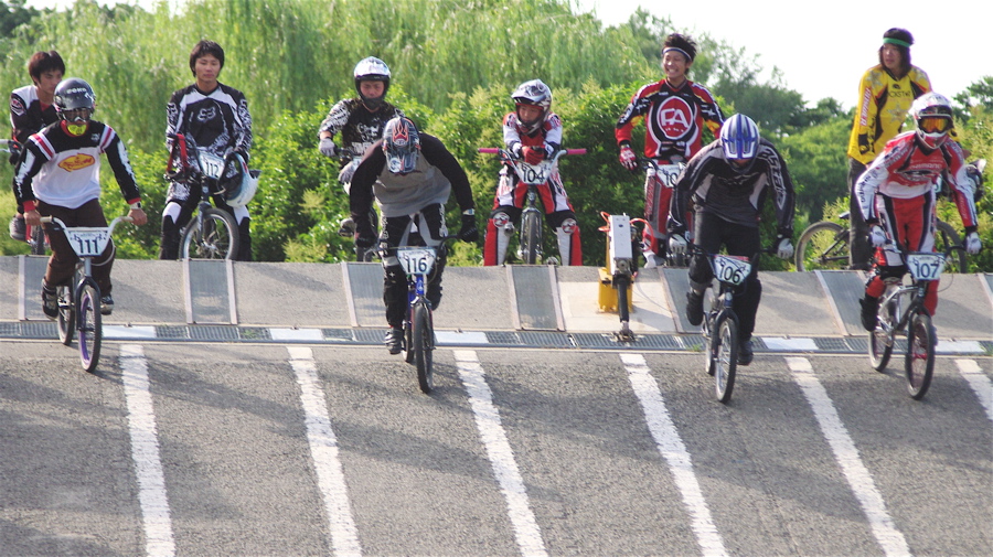 2008レーサーオブレース速報VOL２：プロ クラス決勝3回戦目１３〜１８位、９−１２位決定戦_b0065730_15104074.jpg