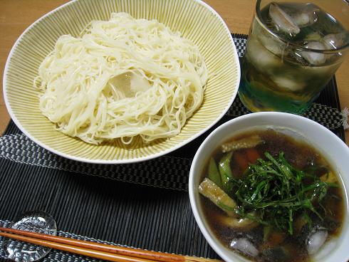 今夜はあっさりつけ麺。_c0146301_20483356.jpg