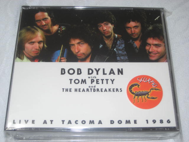 BOB DYLAN with TOM PETTY and THE HEARTBREAKERS / LIVE AT TACOMA DOME 1986_b0042308_0391581.jpg