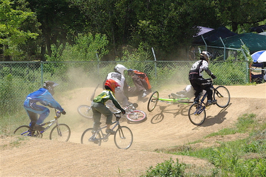 2008レーサーオブレースVOL７ :BMX、ＭＴＢ、クルーザークラス決勝トーナメント１回戦目_b0065730_23102919.jpg