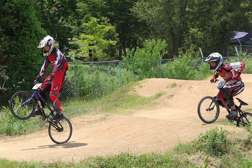 2008レーサーオブレースVOL７ :BMX、ＭＴＢ、クルーザークラス決勝トーナメント１回戦目_b0065730_2393199.jpg