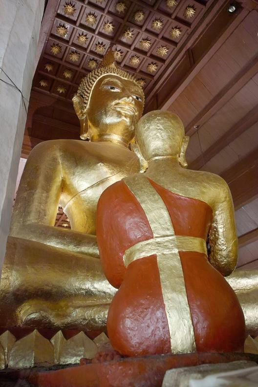 #166 ワット・プラ・タート・チェーヘーン(วัดพระธาตุแช่แห้ง) ~ナーン~_c0039685_1640591.jpg