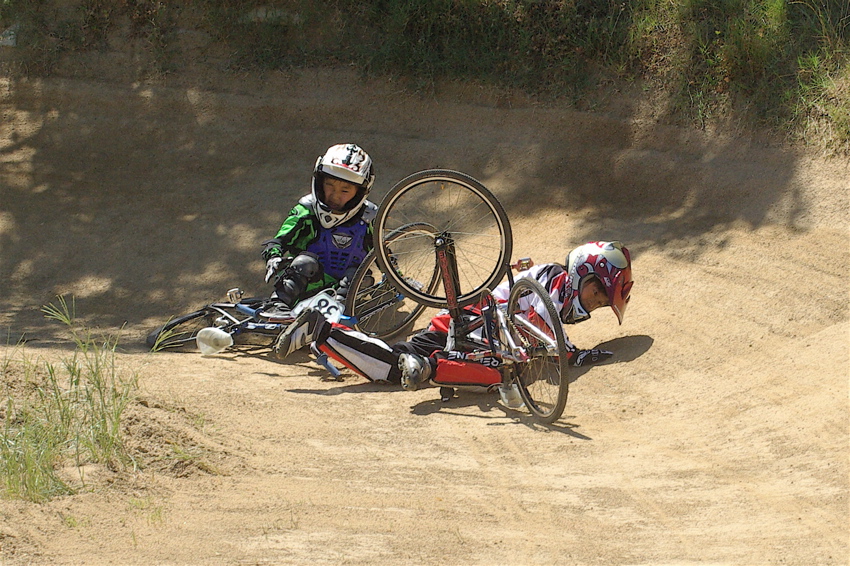 2008レーサーオブレースVOL8 :BMX、ＭＴＢ決勝トーナメント２回戦_b0065730_1013135.jpg