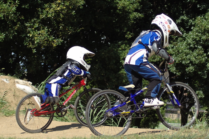 2008レーサーオブレースVOL 9:BMX決勝トーナメント３回戦目Cクラス順位決定戦_b0065730_1224058.jpg
