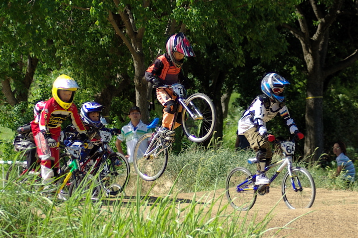 2008レーサーオブレースVOL10 :BMX決勝トーナメント３回戦目Bクラス順位決定戦_b0065730_1417546.jpg