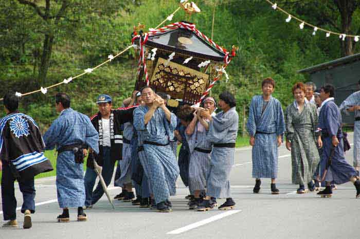 帯那下駄みこし　2007.7.8  　市川三郷町_c0162844_22115849.jpg