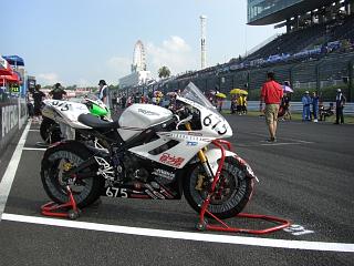 鈴鹿４時間耐久参戦記　後編～決勝＆８耐ピット拝見～_d0043478_23124596.jpg