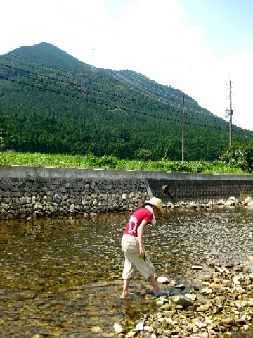 初めての川遊び_a0007966_811202.jpg