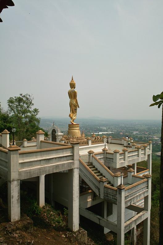 #168 ワット・プラ・タート・カオ・ノーイ(วัดพระธาตุเขาน้อย) ~ナーン~_c0039685_16295867.jpg