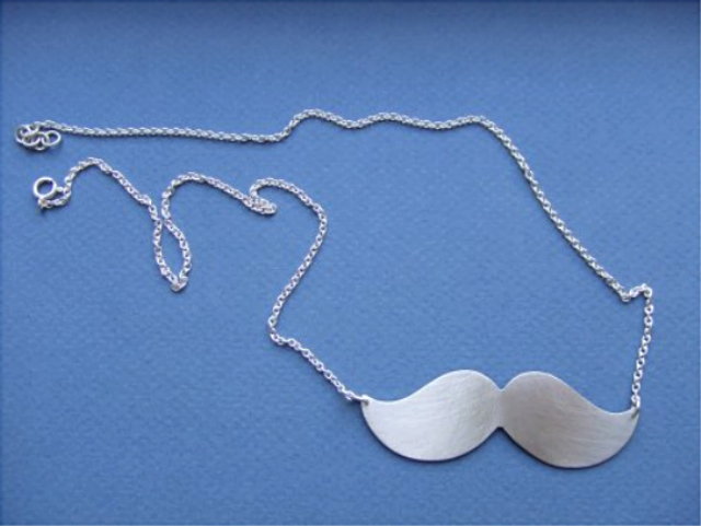 Moustache Necklace :: Melanie Favreau_f0089299_1410113.jpg