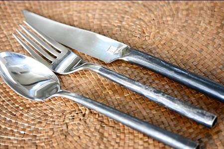 タイホームインダストリーズの職人手づくりのカトラリーセット 3人分