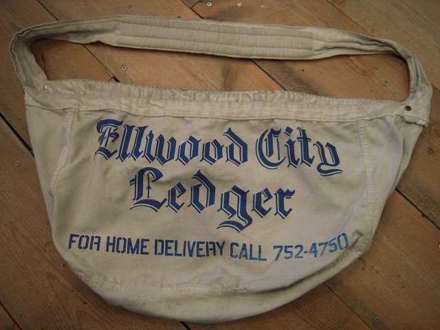 NEWSPAPER BAGS_d0121303_12242350.jpg