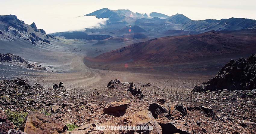 ハレアカラ火山に圧倒 Travelster