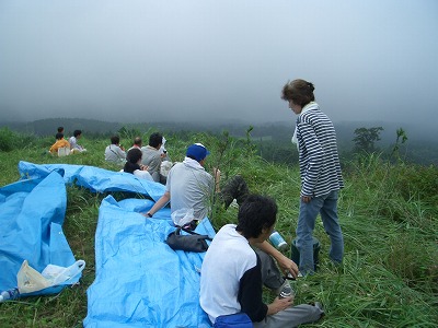 富士山麓での下草刈りとスイカ_f0141310_22551054.jpg