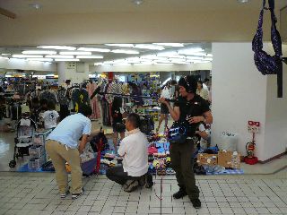 アピア3「ぶるどっぐらんど」でフリマ_b0054727_1562080.jpg