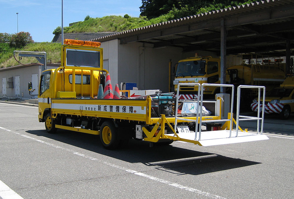New資材車デビュー!_c0165425_1641843.jpg