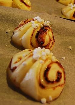 ＊＊かもめ食堂のシナモンロール＊＊_a0105872_8254887.jpg