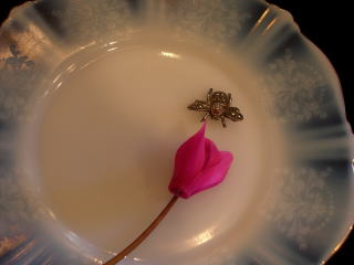 Bee jewellery_d0127182_17385247.jpg