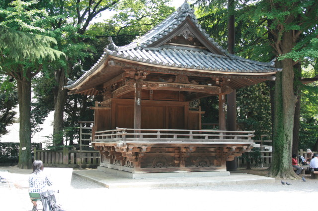 根津神社をお散歩_b0152234_9233643.jpg