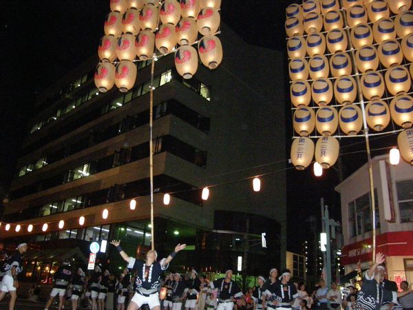 東北五大まつり③　秋田竿灯_f0066555_2245975.jpg