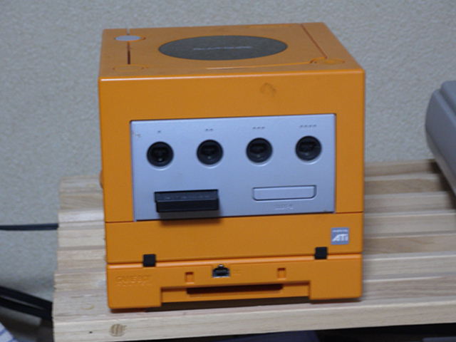 ようやく購入、マルチコンソール。_c0004568_22435364.jpg