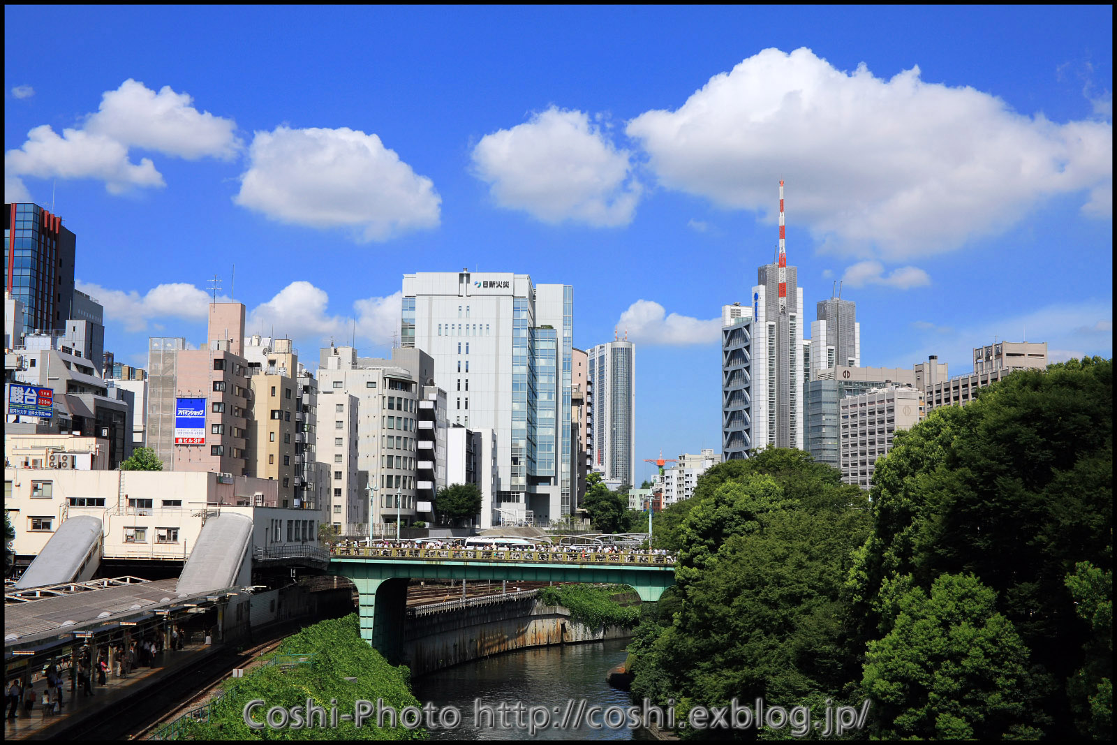 夏空とポッカリ白い雲が撮りたくて通勤Photo_a0110096_15304317.jpg