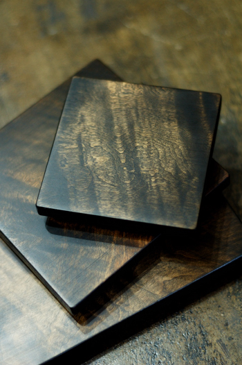 蝶野秀紀 2点 蝶野秀紀｜挽きたてリムプレート 黒 栃ガラスコート | 趣佳