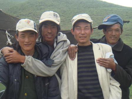 青海省　チベット遊牧民　パオの生活_a0105049_19161871.jpg
