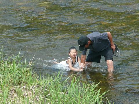 ８月10日　川遊び_f0114128_1192823.jpg