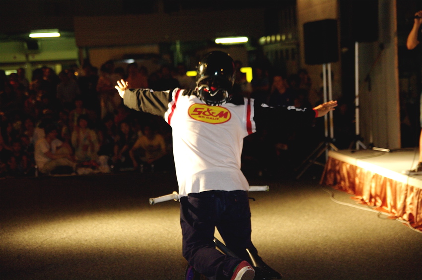 玉川学園駅南口商店街夏祭り:チームディギットBMXショーVOL2_b0065730_1726361.jpg