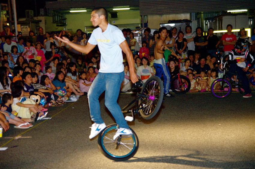 玉川学園駅南口商店街夏祭り:チームディギットBMXショーVOL2_b0065730_17314377.jpg