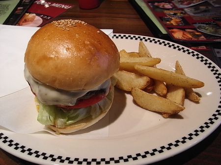 北千住ハンバーガーのさらなる名店 日曜午後は雰囲気丸呑み 北千住 Cafe Bar 蜂の巣 腹一杯食べるであります ゲロロ小隊マルル一等兵 北千住ハンバーガーのさらなる名店 日曜午後は雰囲気丸呑み 北千住 Cafe Bar 蜂の巣 腹一杯食べるであります ゲロロ小隊マルル一等兵