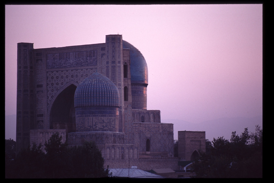 Bibi-Khanym Mosque_b0043304_0282893.jpg