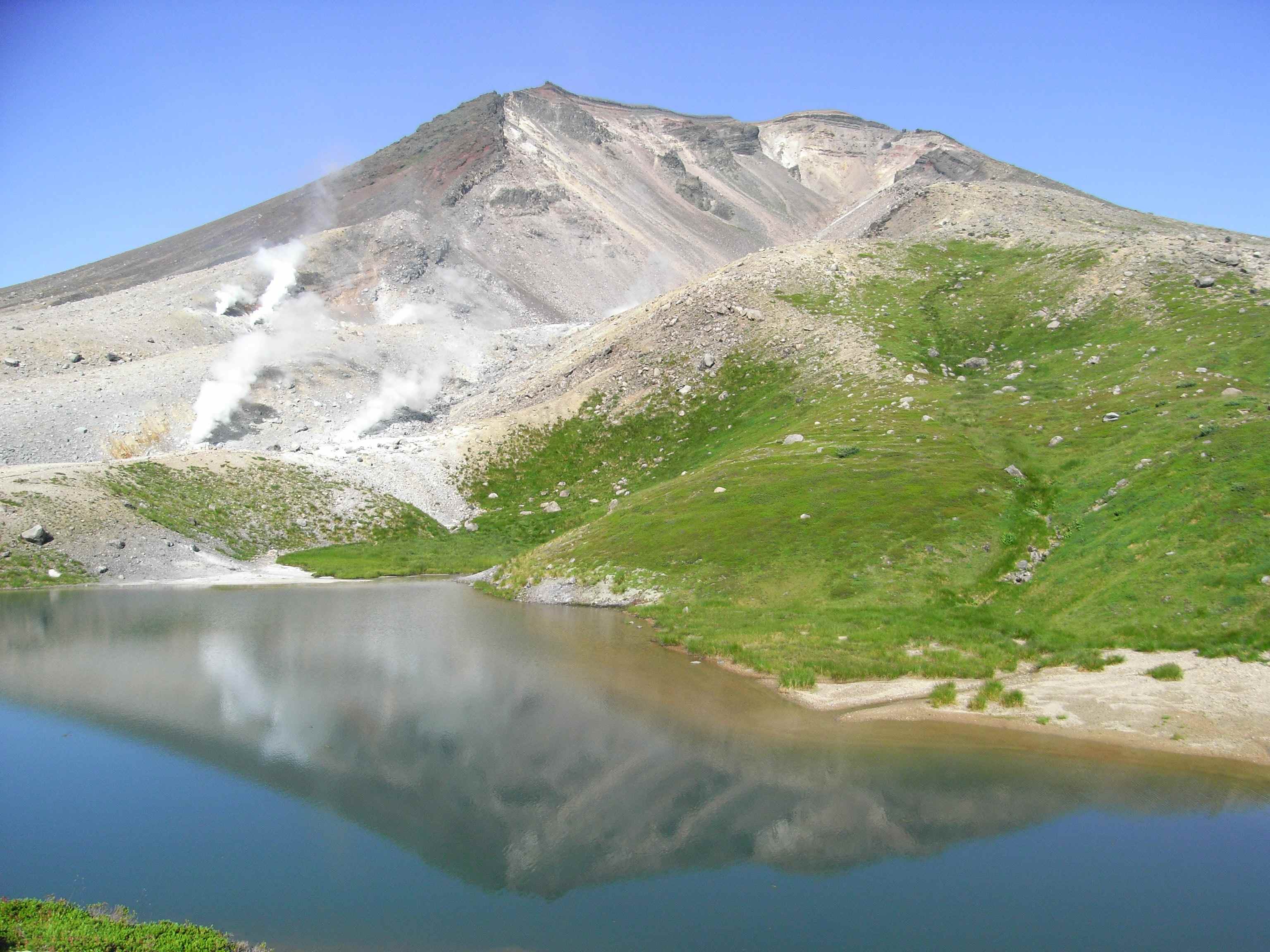 今年の夏はでっかい道の黒岳から旭岳へ縦走_d0049160_1622364.jpg