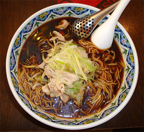美味!黒酢ラーメン_c0137404_1104747.jpg