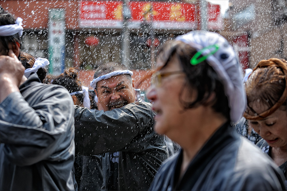 水掛け祭り_f0014815_19234656.jpg