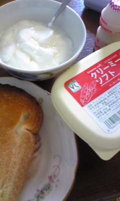 朝だ朝だ朝ごはーん♪_e0114246_1114228.jpg