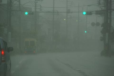 近所でＢＢＱ　パート２　　～雷雨編～_e0143442_2035118.jpg