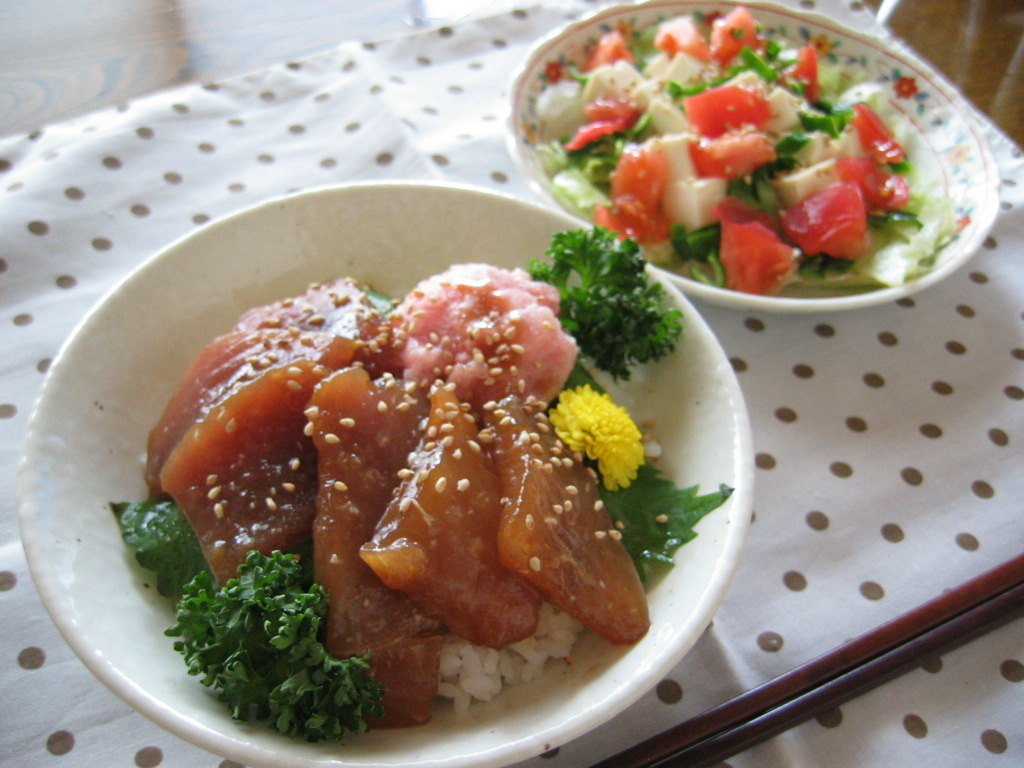 朝からまぐろ丼 まぐろ丼 豆腐サラダ おいしく 楽しく 我が家の 晩 ご飯日記 朝からまぐろ丼 まぐろ丼 豆腐サラダ おいしく 楽しく 我が家の 晩 ご飯日記