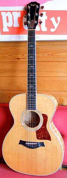Santee Madeの「1992年製 Taylor 612」が入荷デス!_e0053731_18292610.jpg