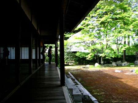 圓通寺ー借景の庭1_e0048413_22375997.jpg