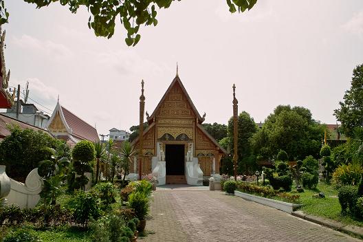 #190 ワット・プラ・シン(วัดพระสิงห์) ~チェンライ~_c0039685_16275612.jpg