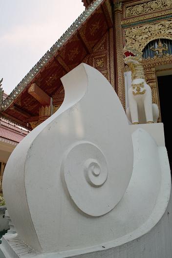 #190 ワット・プラ・シン(วัดพระสิงห์) ~チェンライ~_c0039685_16282843.jpg
