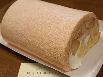 ☆KIHACHI桃のロールケーキ☆_c0092953_1829815.jpg