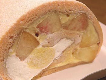 ☆KIHACHI桃のロールケーキ☆_c0092953_1830185.jpg