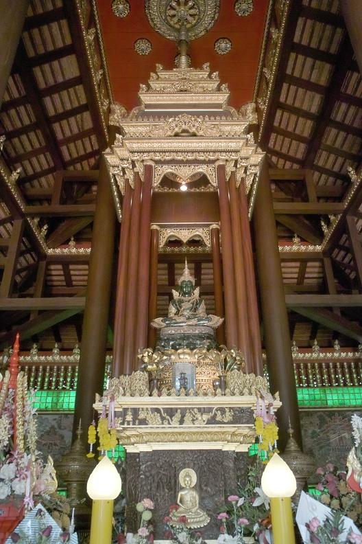 #191 ワット・プラ・ケーオ(วัดพระแก้ว) ~チェンライ~_c0039685_18332958.jpg