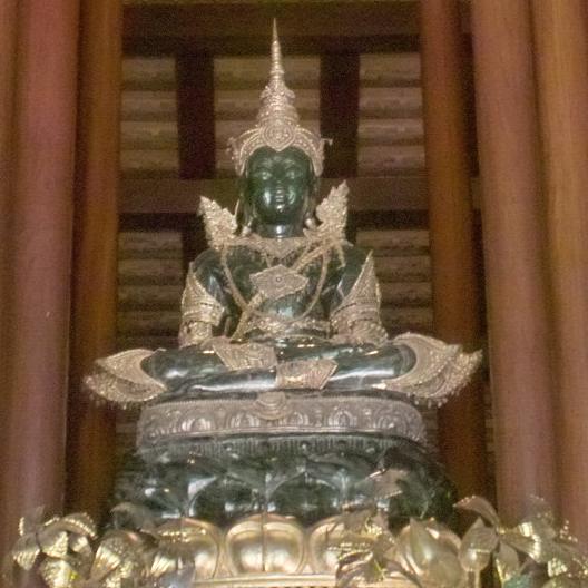 #191 ワット・プラ・ケーオ(วัดพระแก้ว) ~チェンライ~_c0039685_18334051.jpg