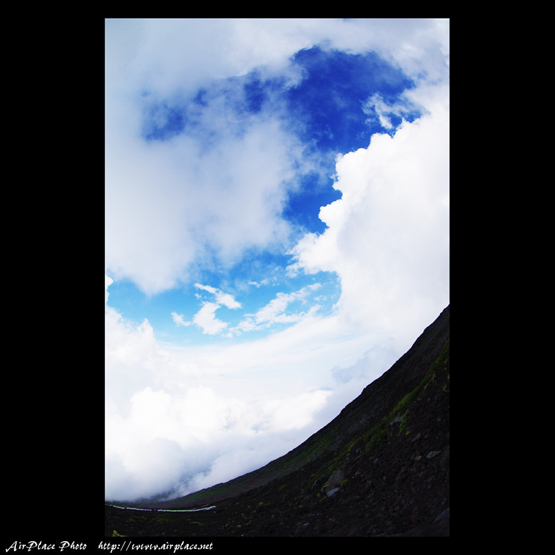 富士登山編、７合目からの雲上散歩_f0086721_1571339.jpg