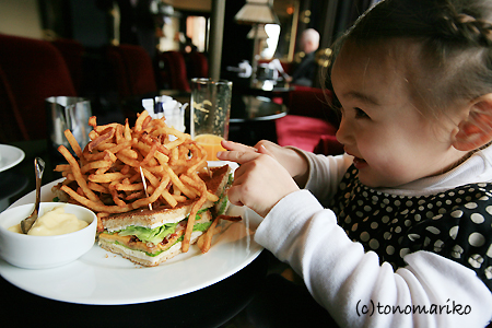 山盛りポテトを奪い合い♪_c0024345_20284120.jpg