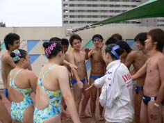プール監視員 女子 日刊SPA!